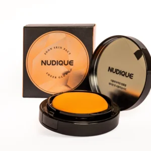 NUDIQUE SOON SKIN SHEER GLOW PACT - נודיק סון סקין - פודריה למראה זוהר בכיסוי קליל - גוון 21 בז' בהיר